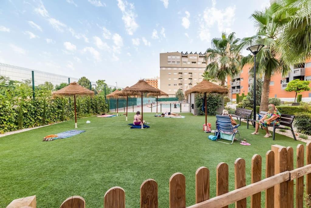 גרנדה Moderno Apartamento Con Piscina Y Parking מראה חיצוני תמונה